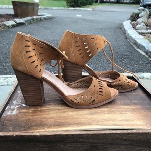 BROWN SUEDE SANDALS